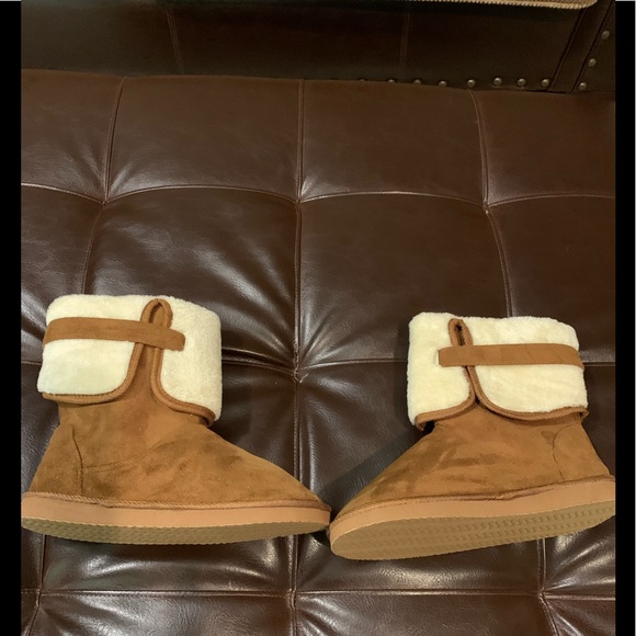 Winter Boots (Women’s) - Picture 3 of 5